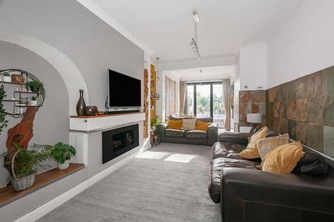 3 bedroom semi-detached house for sale, Overland Road, Cottingham HU16