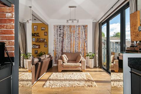 3 bedroom semi-detached house for sale, Overland Road, Cottingham HU16