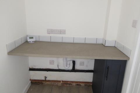 2 bedroom terraced house to rent, Worsley Road North, Worsley M28