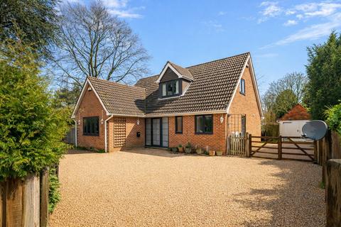 3 bedroom chalet for sale, Lyndhurst Road, Brockenhurst, SO42