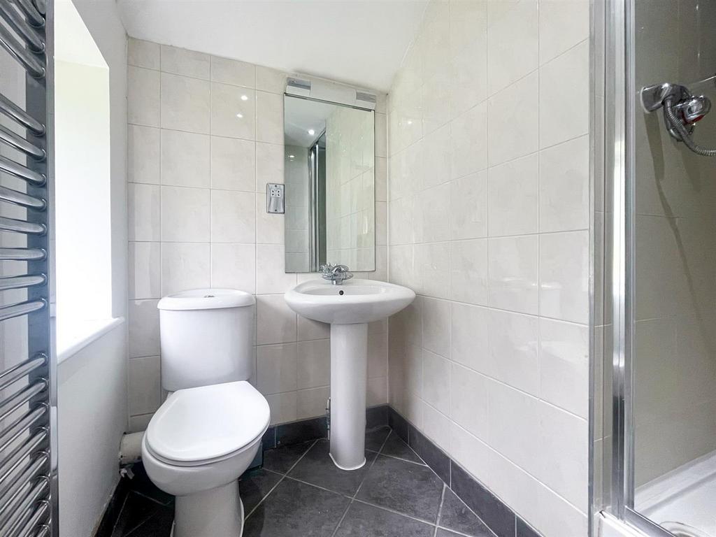 Bathroom (1 of 1).jpg