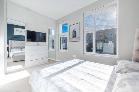 3 bedroom maisonette to rent, Fry Lane, Edgware, HA8