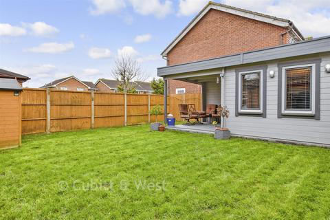 4 bedroom detached house for sale, Woodpecker Way, Worthing, West Sussex