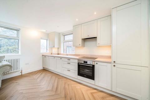 2 bedroom flat to rent, Ellesmere Road, London W4