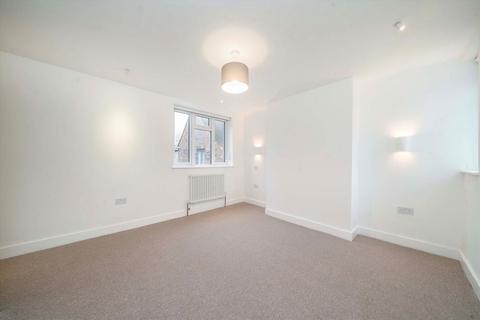 2 bedroom flat to rent, Ellesmere Road, London W4