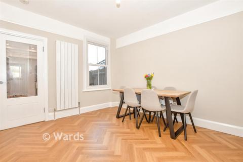 3 bedroom terraced house for sale, Holborough Road, Snodland ME6