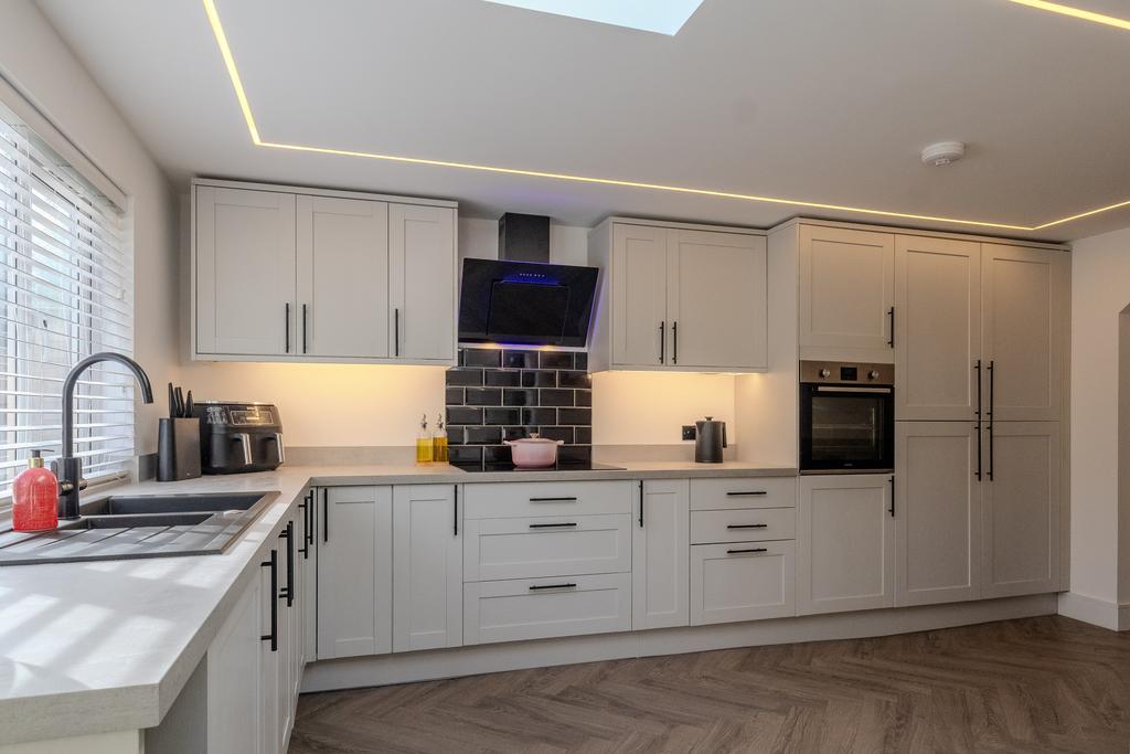 Kitchen (2)