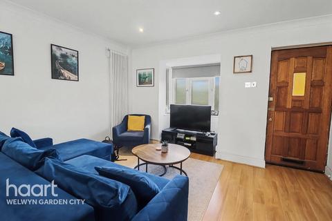 4 bedroom semi-detached house for sale, Rectory Gardens, Hatfield