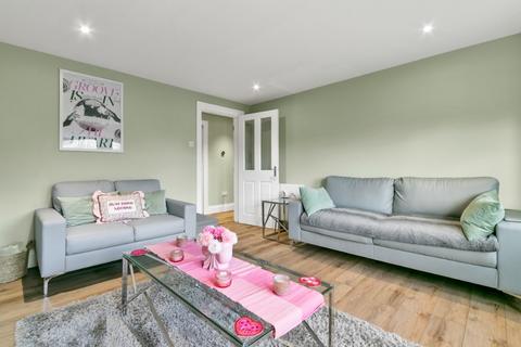 2 bedroom flat for sale, Eastfield Crescent, Dumbarton, West Dunbartonshire, G82