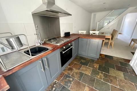 3 bedroom semi-detached house to rent, Brook Street, DE1