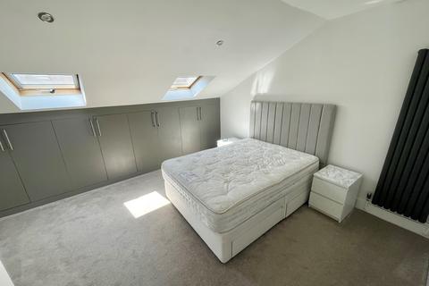 3 bedroom semi-detached house to rent, Brook Street, DE1