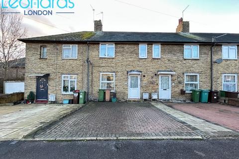3 bedroom terraced house to rent, Garendon Road, Morden