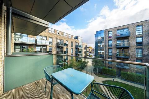 2 bedroom flat to rent, Pages Walk, London SE1