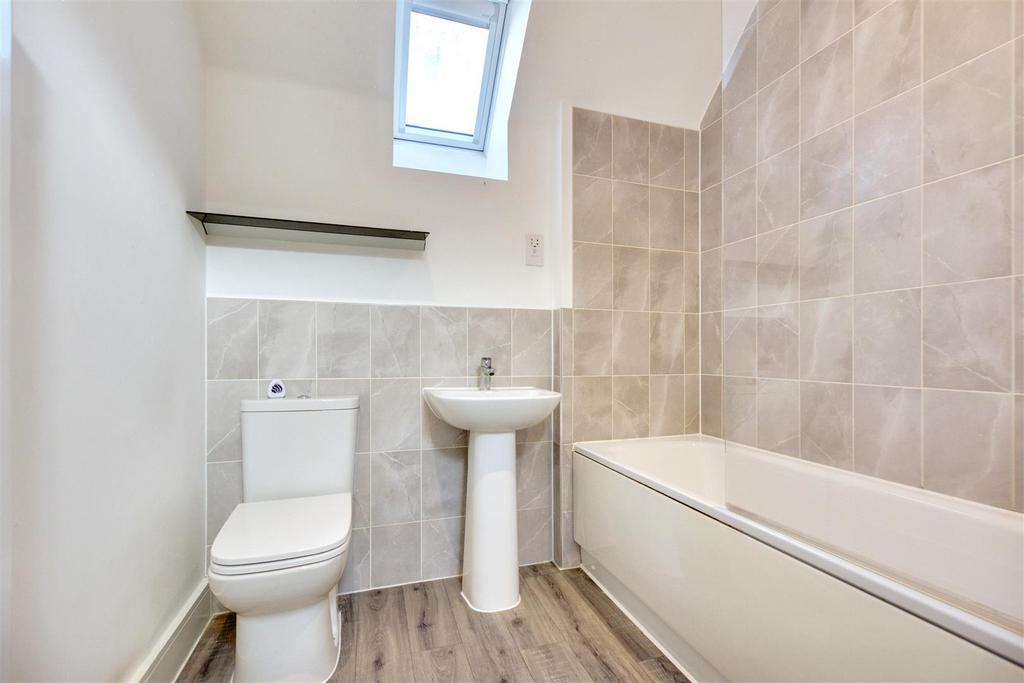 Second Floor Bathroom.jpeg