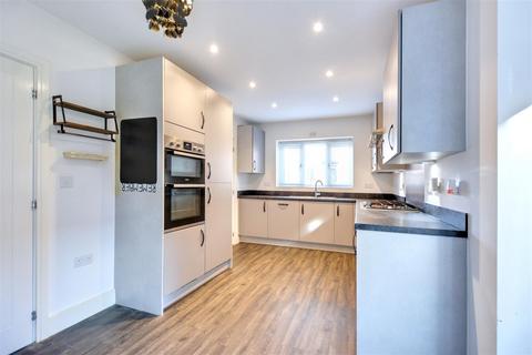 5 bedroom detached house for sale, Stephenson Road, Eastwood