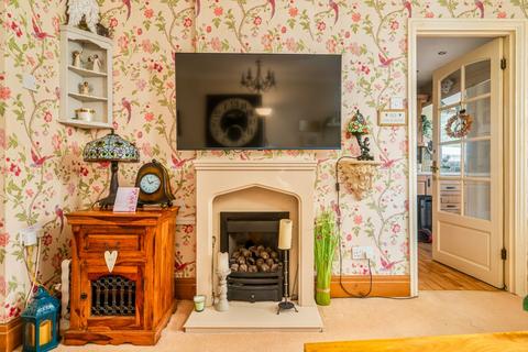2 bedroom bungalow for sale, South Croft Avenue, Birkenshaw