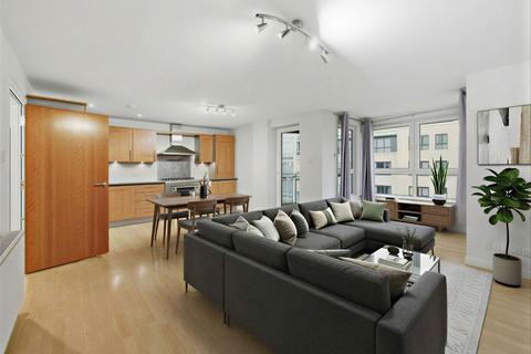 2/24 Portland Gardens, The Shore, Edinburgh, EH6
