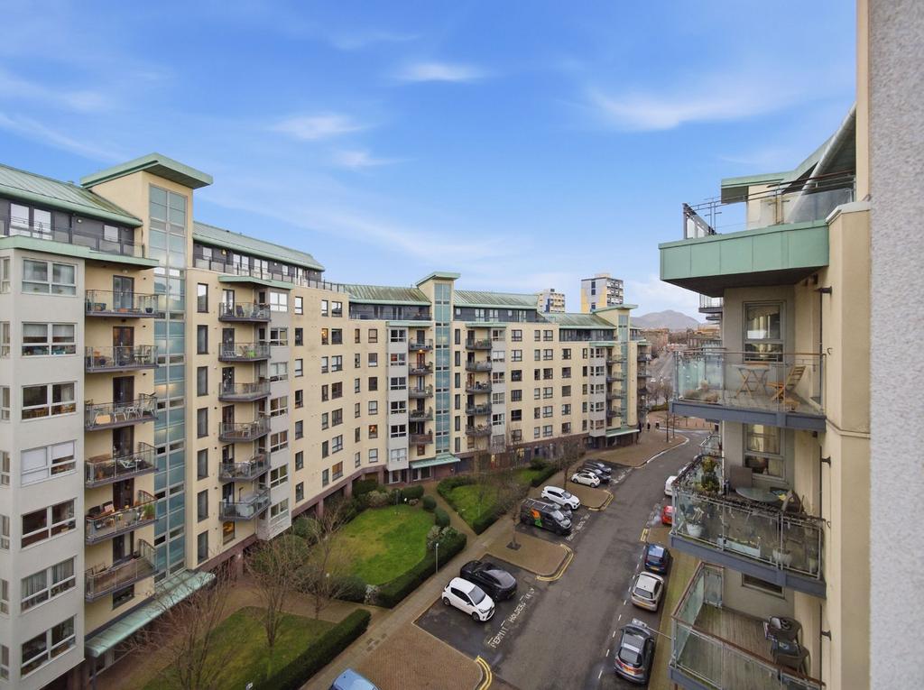 1 bedroom flat for sale - Photo 11