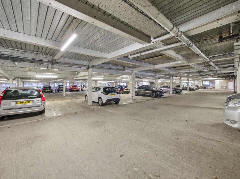 1 bedroom flat for sale - Photo 13