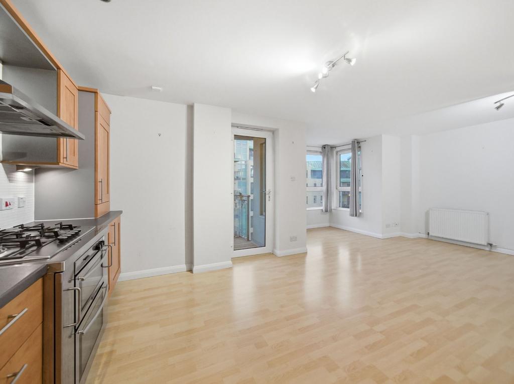 1 bedroom flat for sale - Photo 4