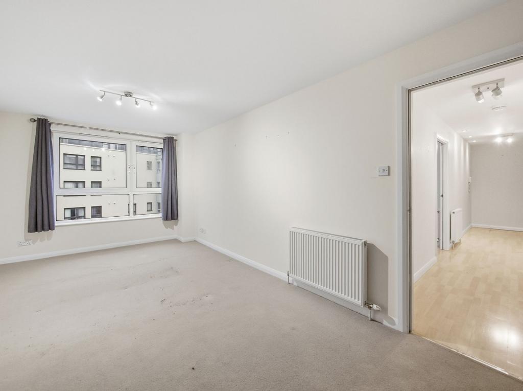 1 bedroom flat for sale - Photo 7