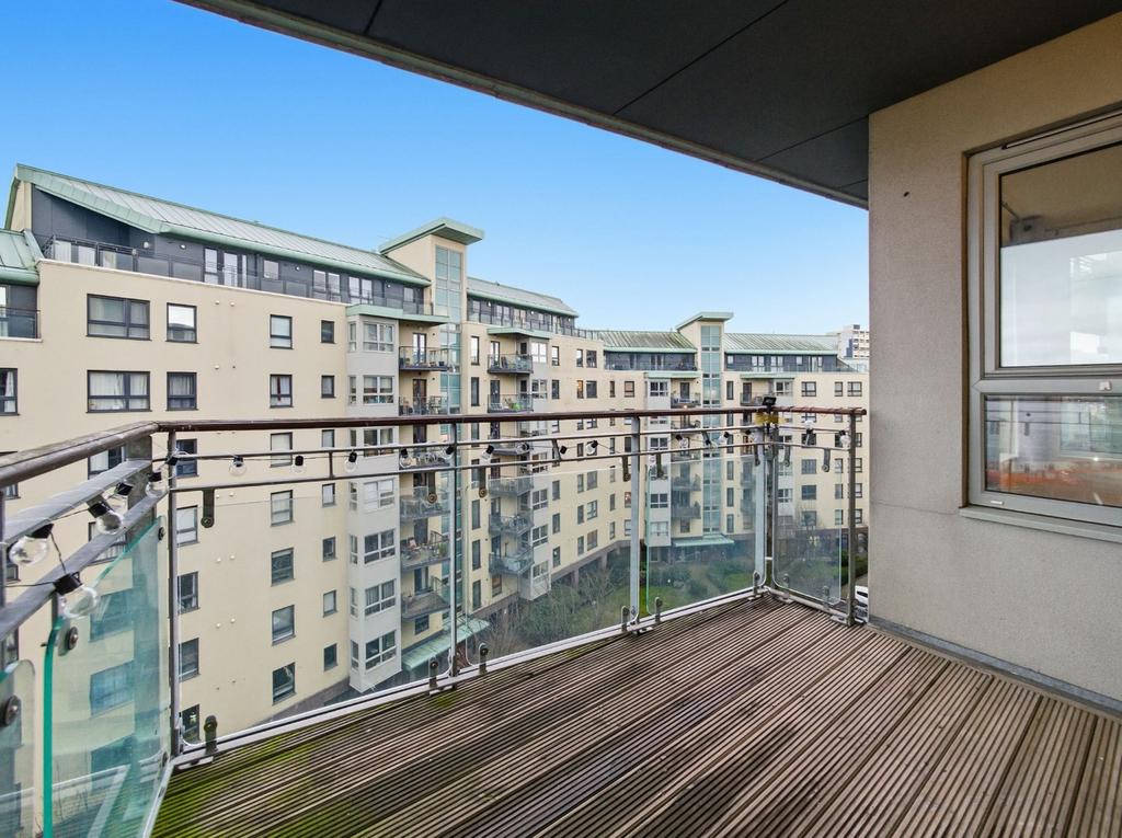 1 bedroom flat for sale - Photo 10