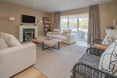 5 bedroom detached house to rent, Radlett WD7