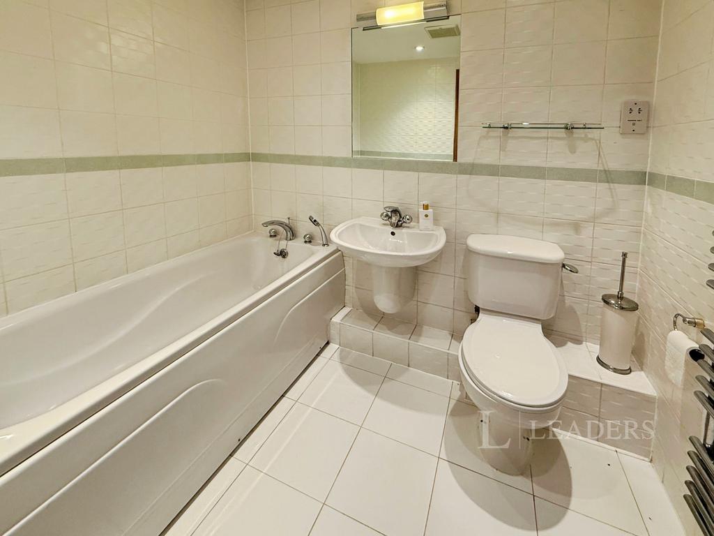 Main bathroom
