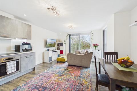 2 bedroom flat for sale, Russell Way, Crawley RH10