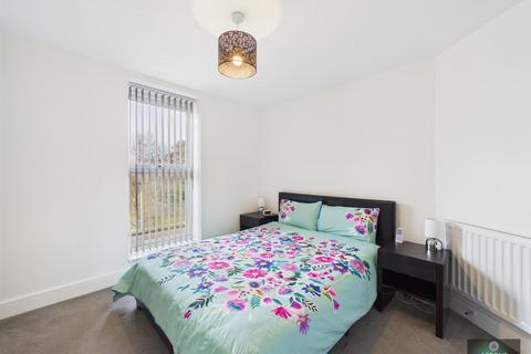 2 bedroom flat for sale, Russell Way, Crawley RH10