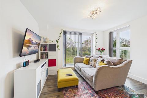 2 bedroom flat for sale, Russell Way, Crawley RH10