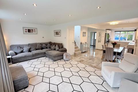 4 bedroom detached house for sale, Poole Close, Bramhall