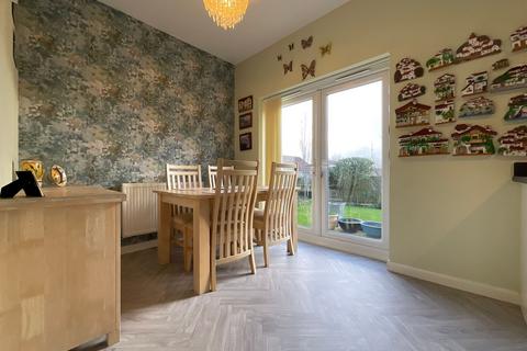 3 bedroom detached bungalow for sale, South Lea Road, Cayton, YO11