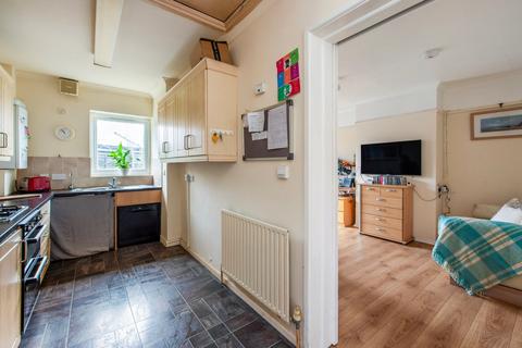 2 bedroom bungalow for sale, Queens Road, Petersfield, Hampshire