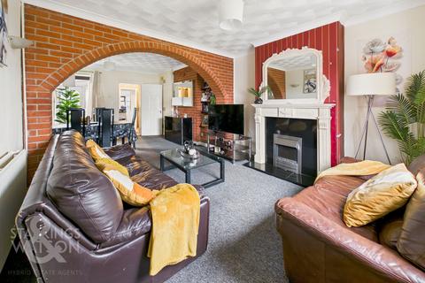 undefined, Northfield Gardens, Wymondham