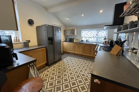 3 bedroom end of terrace house for sale, Glenalla Road, Llanelli