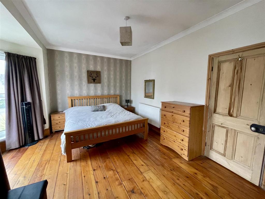 Bedroom 1: