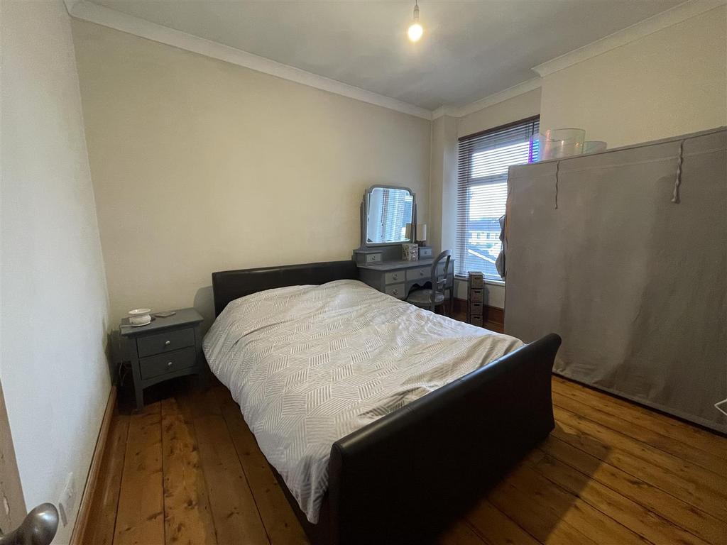 Bedroom 2: