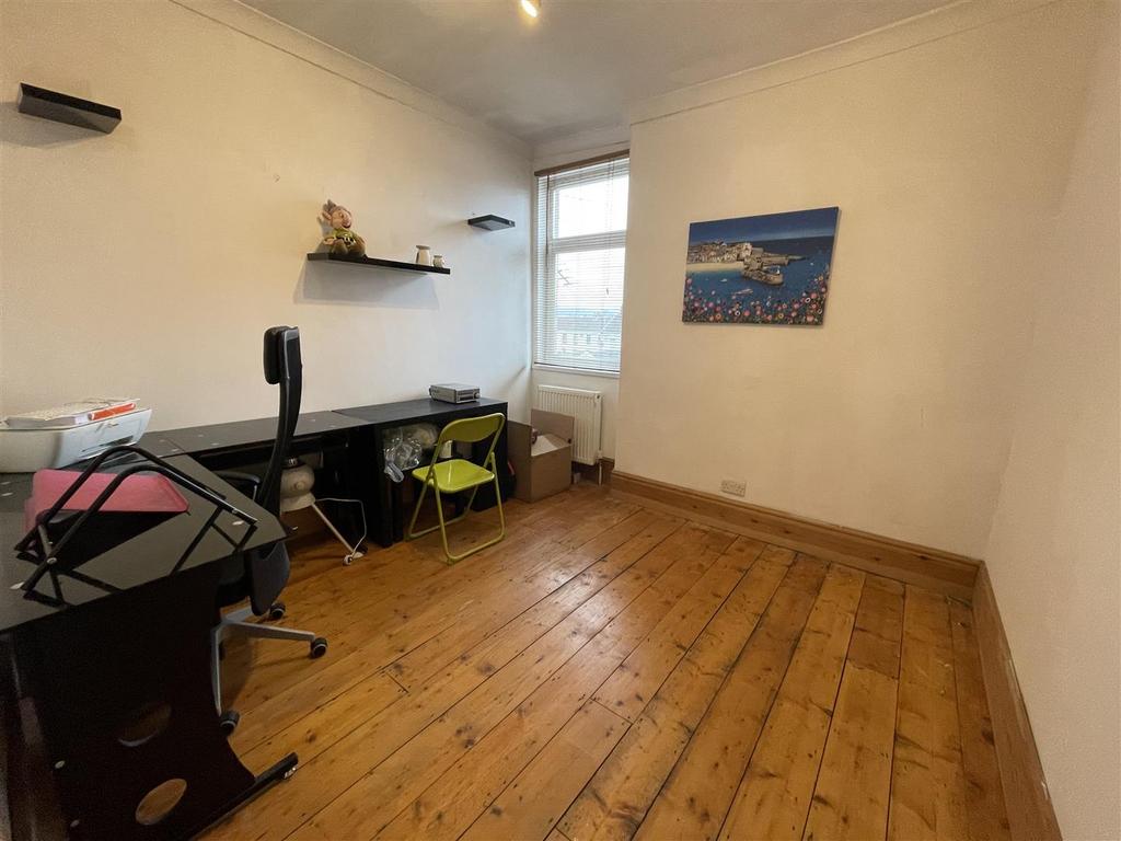 Bedroom 3: