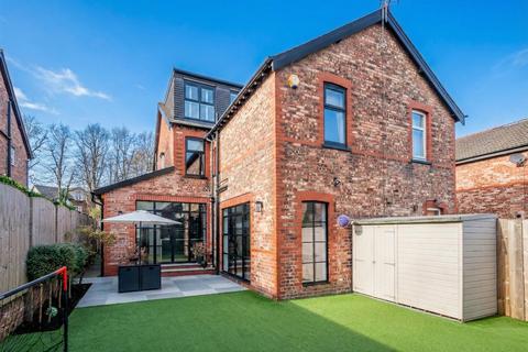 4 bedroom semi-detached house for sale, Gaskell Road, Altrincham