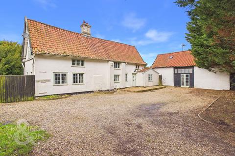 4 bedroom detached house for sale, Ipswich Road, Long Stratton, Norwich