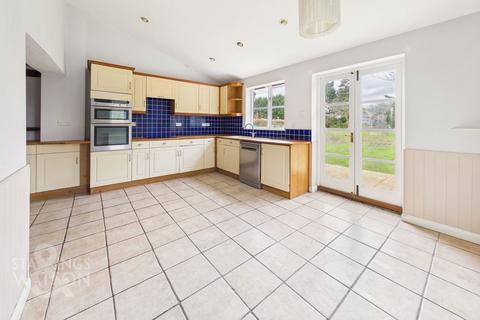4 bedroom detached house for sale, Ipswich Road, Long Stratton, Norwich