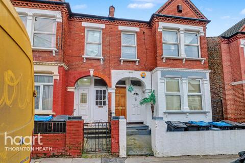 3 bedroom character property for sale, Mersham Road, Thornton Heath