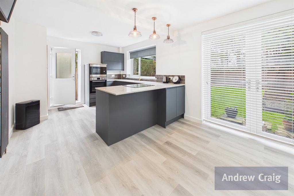 Kitchen/Dining Area
