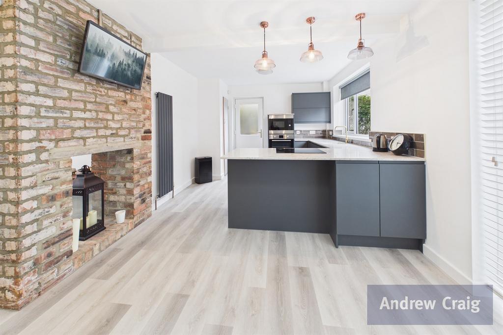 Kitchen/Dining Area