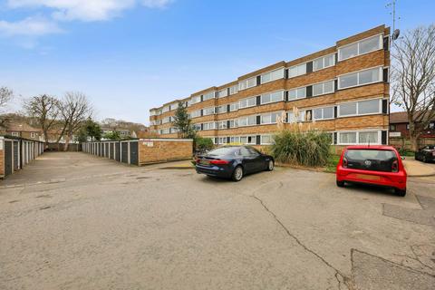 1 bedroom flat for sale, Queenswood Gardens, Leytonstone