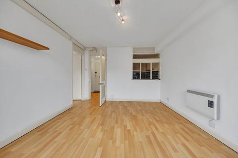 1 bedroom flat for sale, Queenswood Gardens, Leytonstone