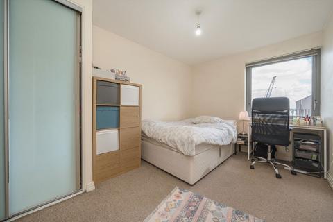 2 bedroom flat to rent, Victoria Road, London W3