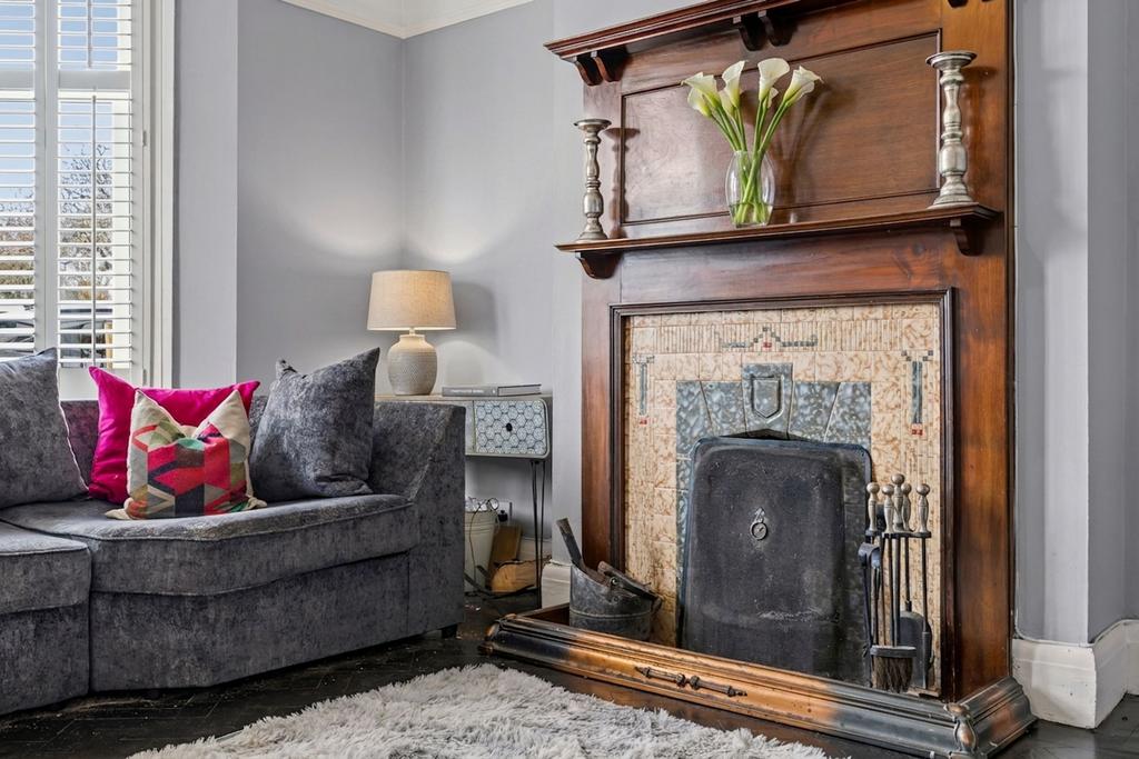 House in Cardiff, Penylan - More