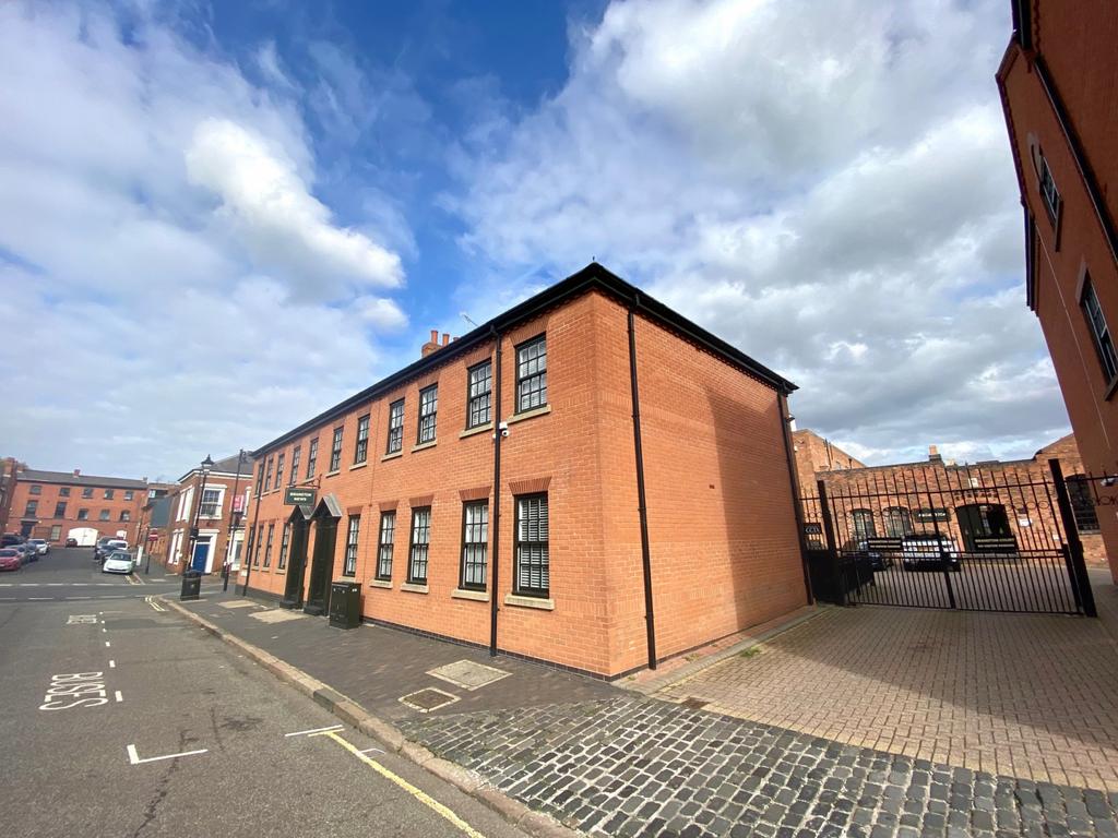 New & Furnished Apartment in JQ